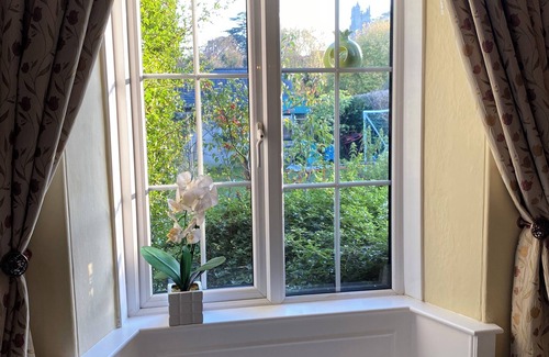 Taunton House | Entire spacious country home in beautiful Staple Fitzpaine