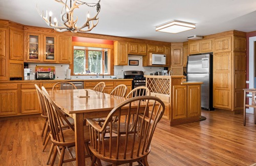 Rangeley House | 🐾Erickson - Spacious and private dog friendly home located on Rangeley Lake
