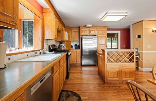 Rangeley House | 🐾Erickson - Spacious and private dog friendly home located on Rangeley Lake