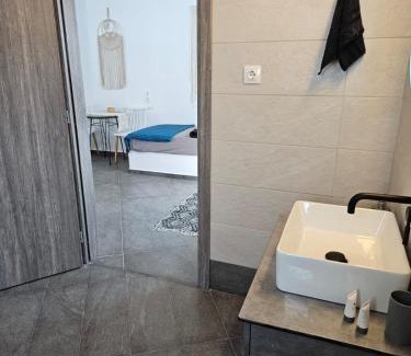 Adamas Apartment | Eris Studios