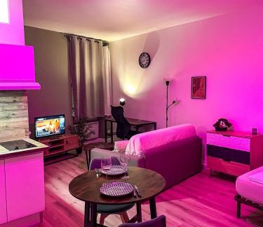 Aubenas Apartment | Escapade Ardéchoise - Parking Gratuit - Château à 2 pas