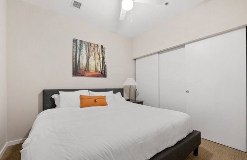 Crossroads Arts District Condo | Escape the Ordinary and Stay in Our Exclusive Accommodation 326