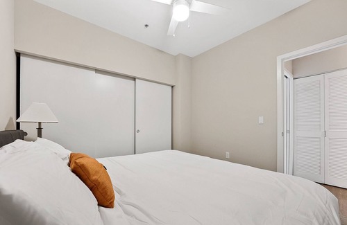 Crossroads Arts District Condo | Escape the Ordinary and Stay in Our Exclusive Accommodation 326