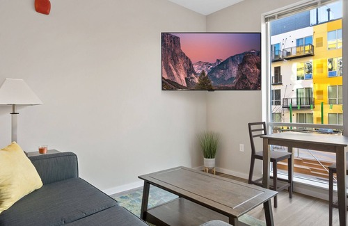 Crossroads Arts District Condo | Escape to a Beautiful Oasis Just Moments from Kauffman Stadium 338