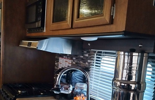 Jensen Beach Cottage | Escape to Coastal Bliss: Charming Downtown Jensen Beach Vacation Camper