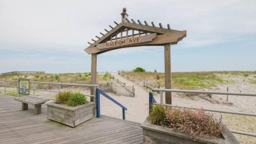 Atlantic City House | Escape to Raleigh Ave Glamour - Steps to the Beach