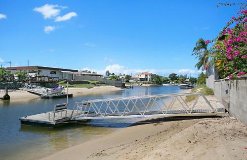 Broadbeach Waters House | Escape to the Coast