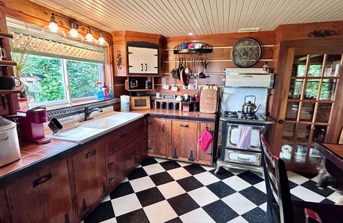 Greater Madawaska Cabin | Escape to the Woods in the Ottawa Valley Pet Friendly