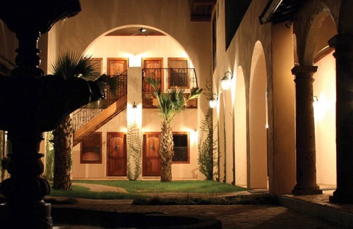 Medina Apartment | ESCONDIDA SUITE #2 QUEEN