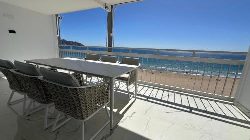 Cala Apartment | Esmeralda, Benidorm Beachfront Poniente, 1st line Frontal Seaview, Ocean Terrace