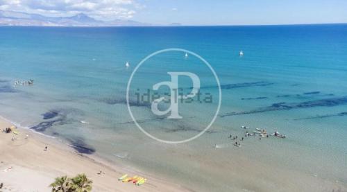 Cabo de las Huertas Apartment | Espectacular Apartamento a pie de playa en CHALET ROQUETES