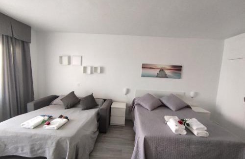 Benalmadena Costa Apartment | ESTUDIO BENALBEACH PRIMERA LINEA DE PLAYA
