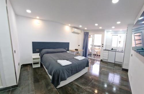Carihuela Apartment | ESTUDIO RECIEN REFORMADO EN HOTEL 1 LINEA PLAYa