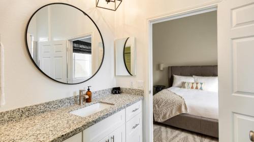 North Scottsdale Apartment | Eucalyptus by AvantStay Stunning Scottsdale Home w Communal Pool Hot Tub