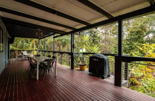 Palmwoods House | Eudlo Rest- Amongst the Treetops