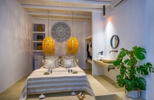 Naxos Town Apartment | Euphoria Chora Naxos Deluxe Suite