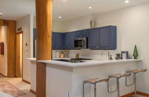 Nordic Estates House | ❄︎ Evergreen Escape at Taluswood❄︎ | 3 BR Ski In | Private Garage | Hot Tub & Pool