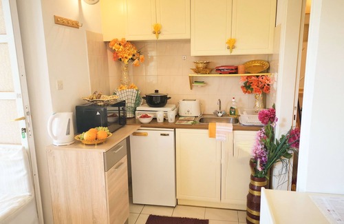 Megalo Metochi Apartment | Evli 2 Luxury self catering apartments 7minutes walk down to center of Rethymno