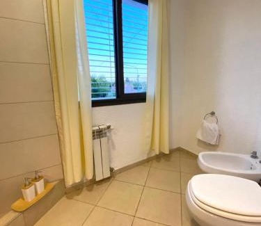 Godoy Cruz Apartment | Excelente Ubicación frente a Palmares- para 4 pers- wifi-estacionam- aire acond
