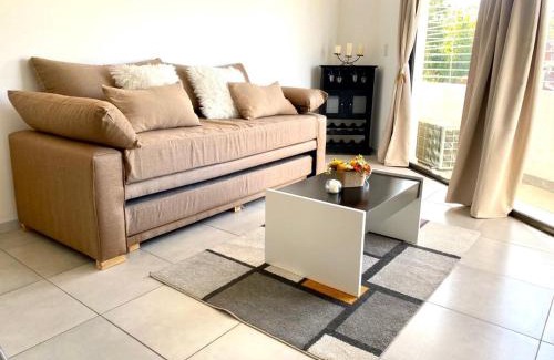 Godoy Cruz Apartment | Excelente Ubicación frente a Palmares- para 4 pers- wifi-estacionam- aire acond