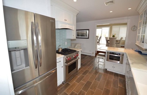 Avalon House | Exceptional expanded rancher located in a wonderful southend Avalon location