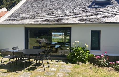 Cote de Granit Rose House | Exceptional location on the beach! Trégastel