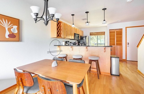 Old Town Chinatown Apartment | Exceptional Old Town 1BR, near Dining, Bars & Tech Hubs, by Blueground