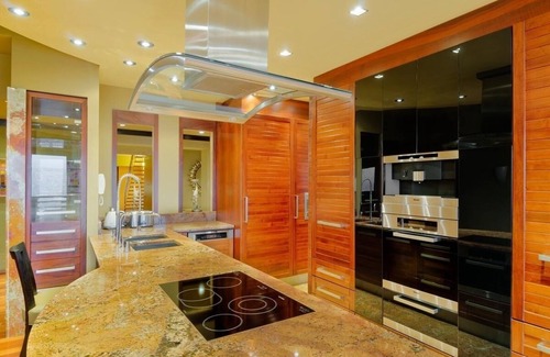 Castle Hill Apartment | Exceptional Penthouse in the Castle District - A Haven of Privacy & Comfort