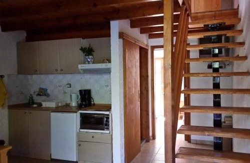 Palaiochora House | Exclusive Cottages in a quiet oliverove near the sea