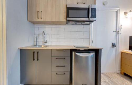 Vieux-Quebec-Cap-Blanc-colline Parlementaire Apartment | Exclusive Room - Hotel Le Cavalier by M11