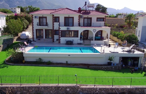 Kyrenia Villa | Exclusive villa with infinity pool and panoramic sea views in Arapkoy (North Cyprus)