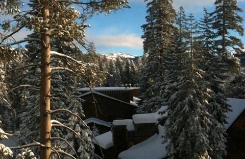 Bear Valley Condo | Executive Condo in Bear Valley Village W/Garage +Kid Friendly
