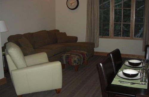 Bear Valley Condo | Executive Condo in Bear Valley Village W/Garage +Kid Friendly