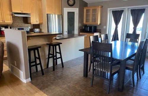 Bonnyville House | Executive furnished split level house