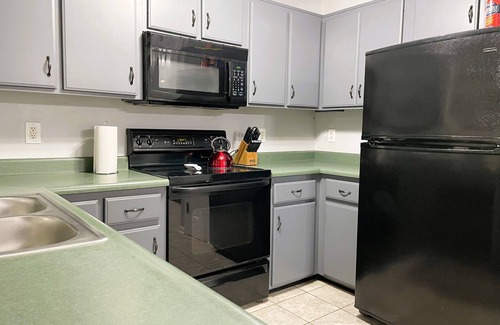 Highview House | Executive Housing for business/work or Interim Family Stay