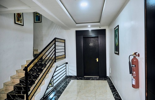 Ofin House | Executive Luxury Room - Sleeps 2 - Pool - Gym
