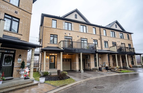 Ajax House | Executive Townhomes with Awesome Features