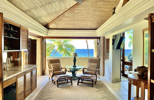 Kailua-Kona House | Exotic Kona Bay Hawaii Beachfront Tropical Paradise Stunning Home.