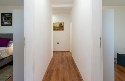 Obrovac Apartment | Experience a fantastic nature vacation in this beautiful vacation apartment in a detached house.