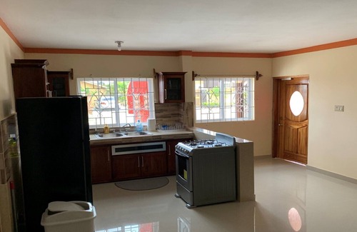 Rhyne Park Village House | Experience Jamaica the way you want to - 1 Bedroom apartment