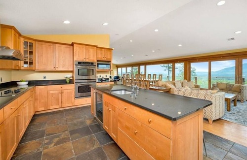 Intervale House | Experience tranquility in the White Mountains, incredible views await.