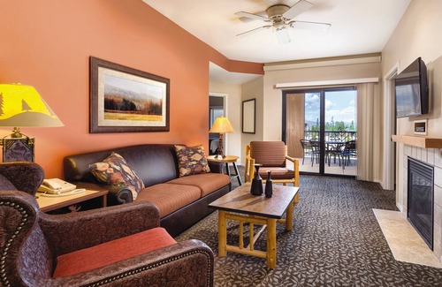 West Yellowstone Resort | Experience true nature and wildlife up close!