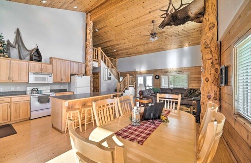 Island Park Cabin | Experience Yellowstone magic, just 27 mins awaynA.C. Sleeps 10+