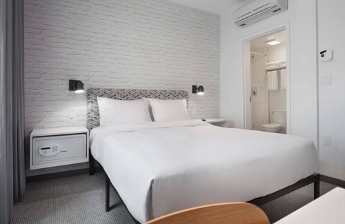 Foggy Bottom Hotel | Explore D.C. from a Chic Micro-Hotel, Short Walk from Washington Monument