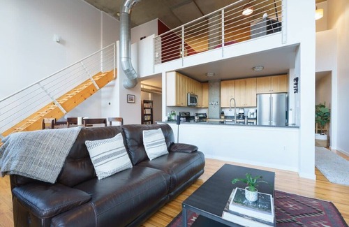 Civic Center Apartment | Explore Denver In Our Sprawling Downtown Loft
