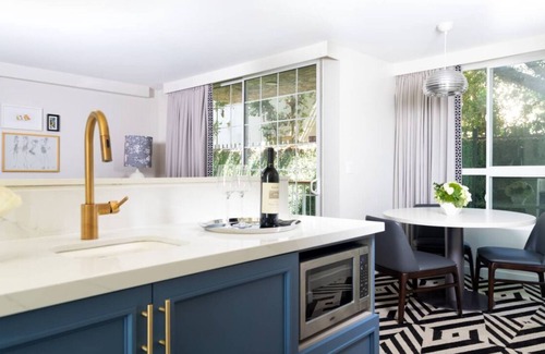 Norma Triangle Apartment | Explore Three Luxurious Suite with Living Spaces, Balconies and Rooftop Pool!