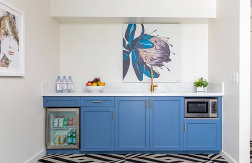 Norma Triangle Apartment | Explore Three Luxurious Suite with Living Spaces, Balconies and Rooftop Pool!