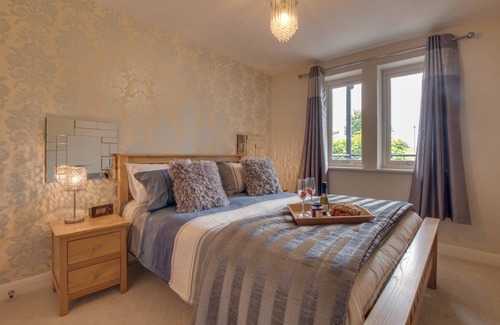 Whitby Cottage | Explorers Rest Apartment