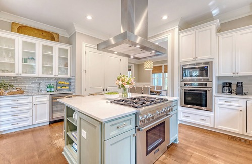 Vanderhorst Plantation House | Exquisite Vanderhorst home with pool