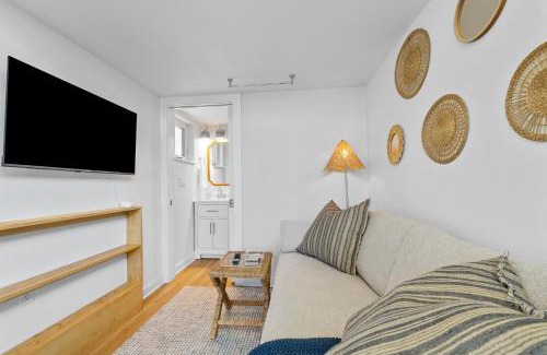 Johnston Terrace Apartment | Extended Stay Haven Top Notch Deck with Greenbelt Views